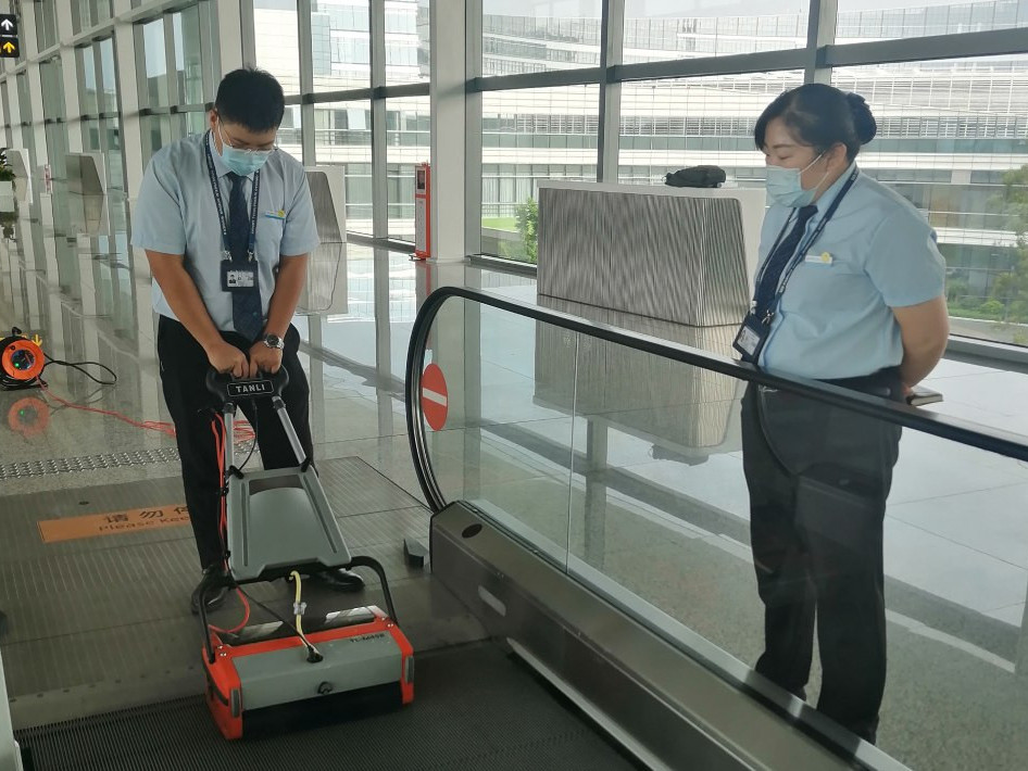 扶梯清洗機使用不當，你可能就白買了！