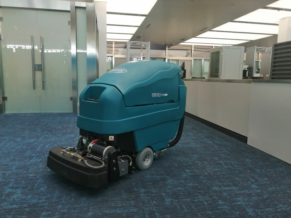 不洗不凈，洗地機(jī)讓電競(jìng)酒店“亮起來”