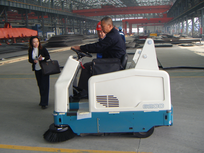 物業(yè)是租賃洗地機掃地機還是購買合適？