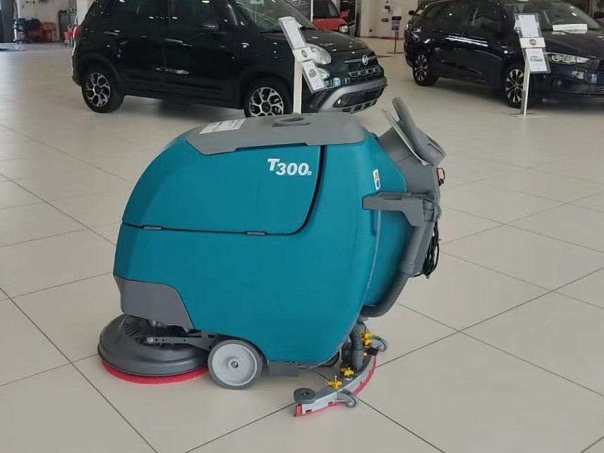 工業(yè)吸塵器、洗地機(jī)對(duì)工廠車間的作用