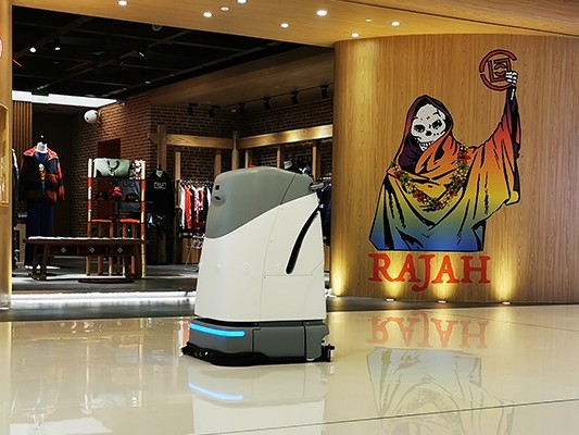 汽車廠清潔大作戰(zhàn)，坦力無人駕駛洗地機(jī)：“看我 72 變”