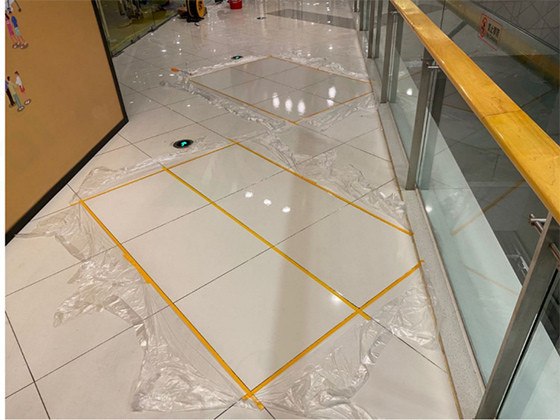商場瓷磚地面有險(xiǎn)，維新保養(yǎng)需謹(jǐn)慎
