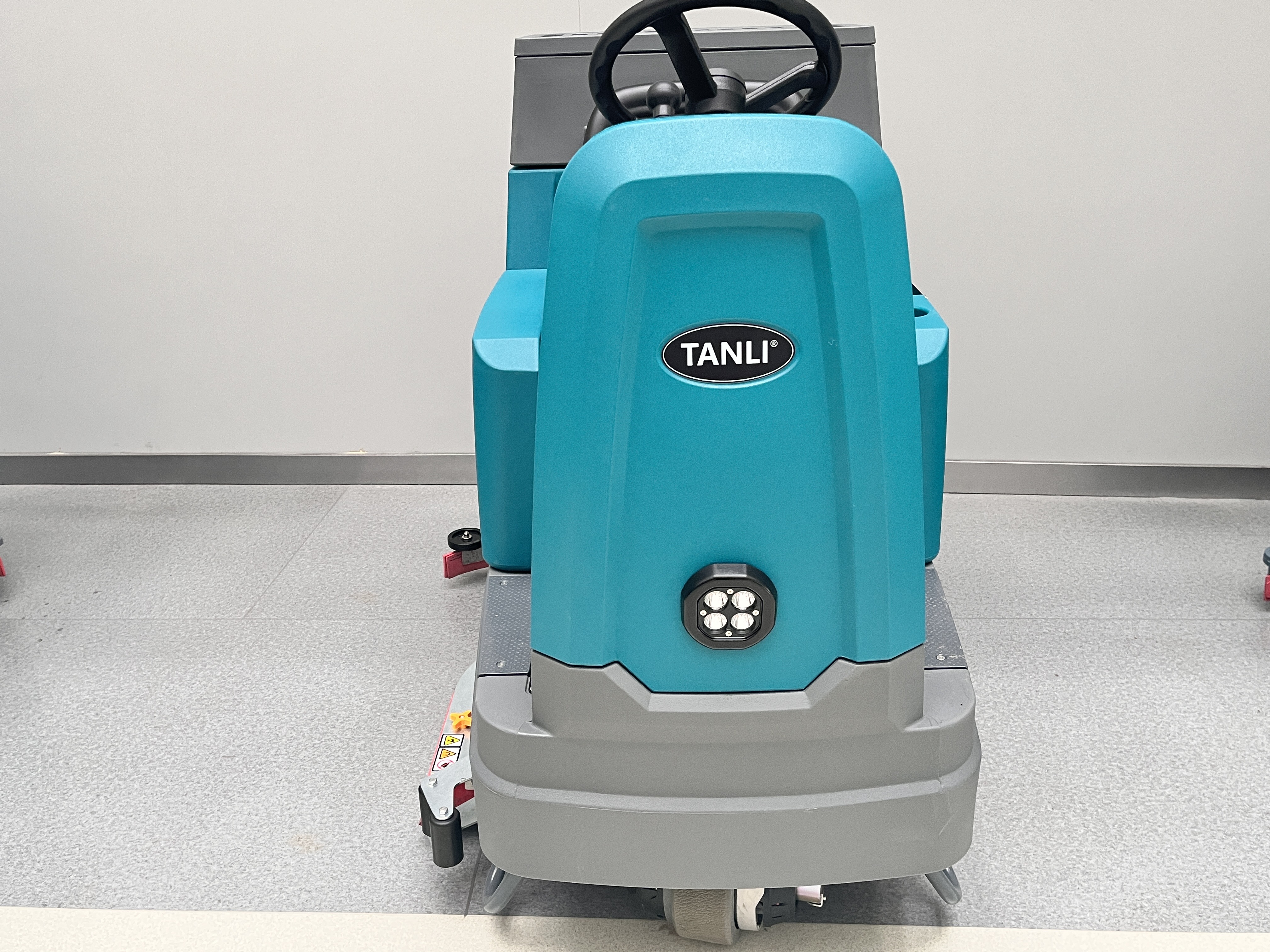 洗地機選購誤區(qū)——進(jìn)口的就是好的嗎？