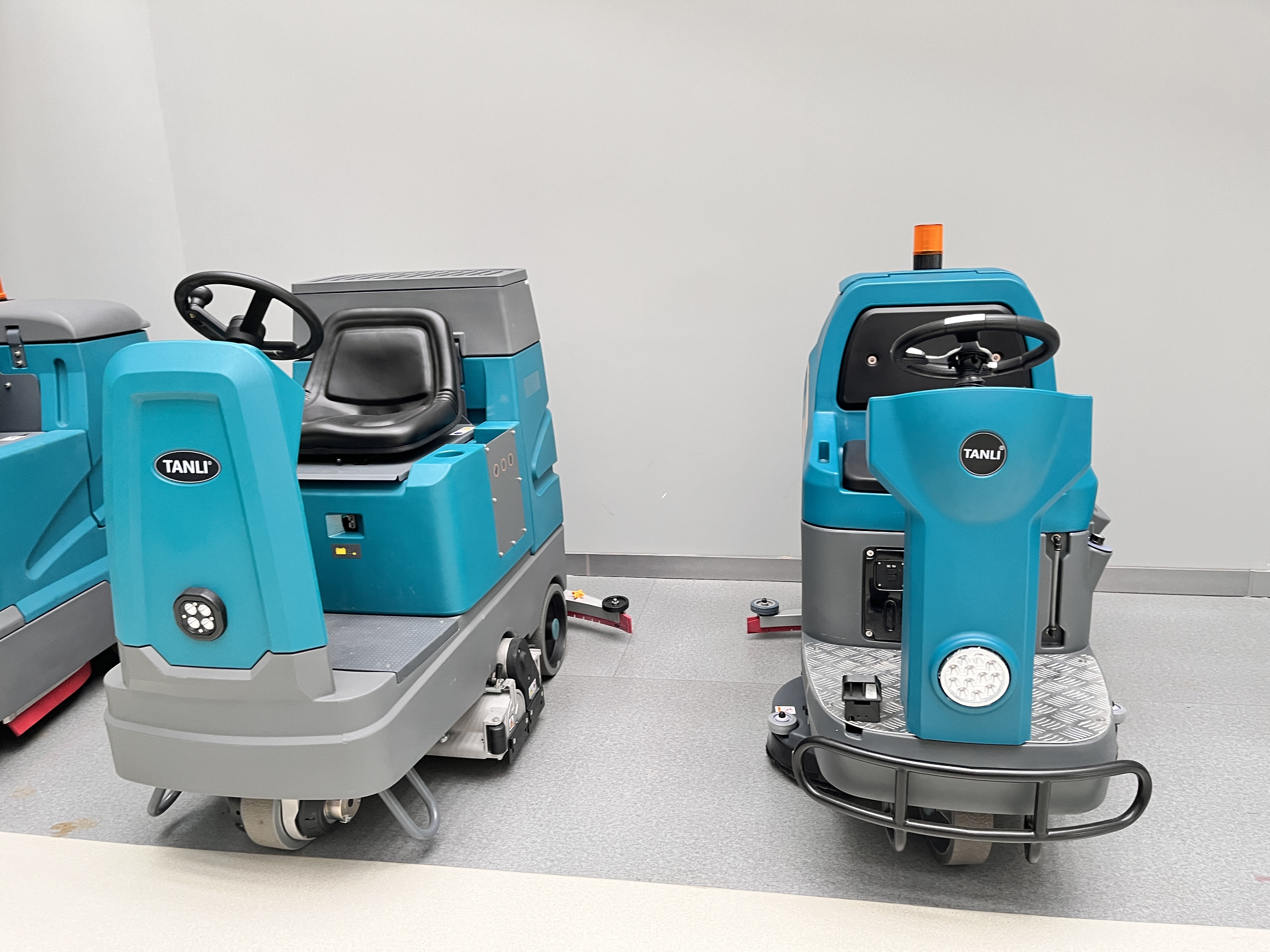 駕駛式洗地機(jī)選購(gòu)指南（一）