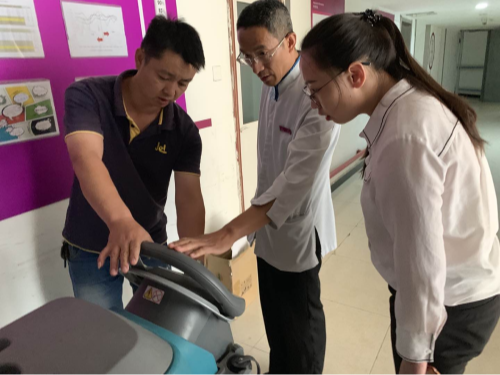 又是一波開學(xué)熱，食堂衛(wèi)生需抓緊