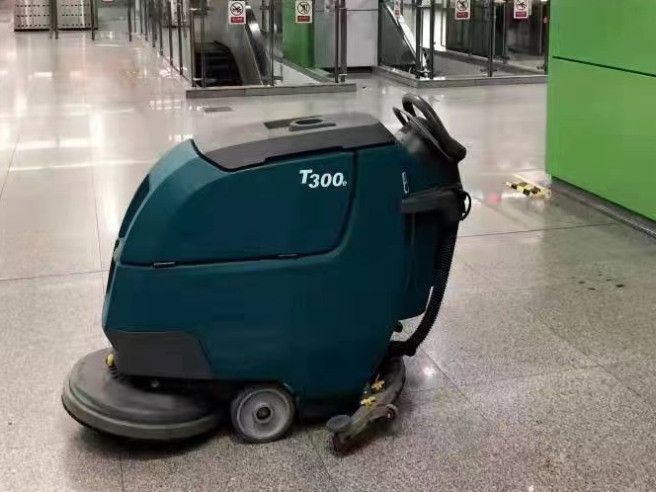 飯店吃飯吃出蟑螂？飲食衛(wèi)生如何才能得到保障？